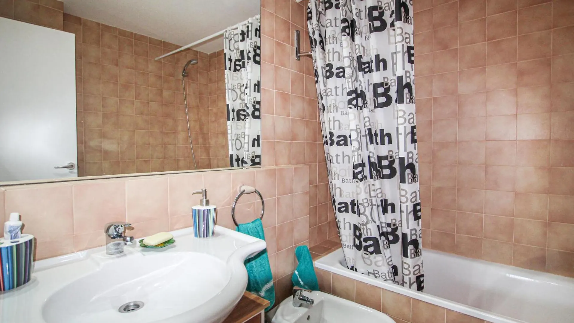 3 Bedroom Lovely Apartment In Lametlla De Mar L'Ametlla de Mar